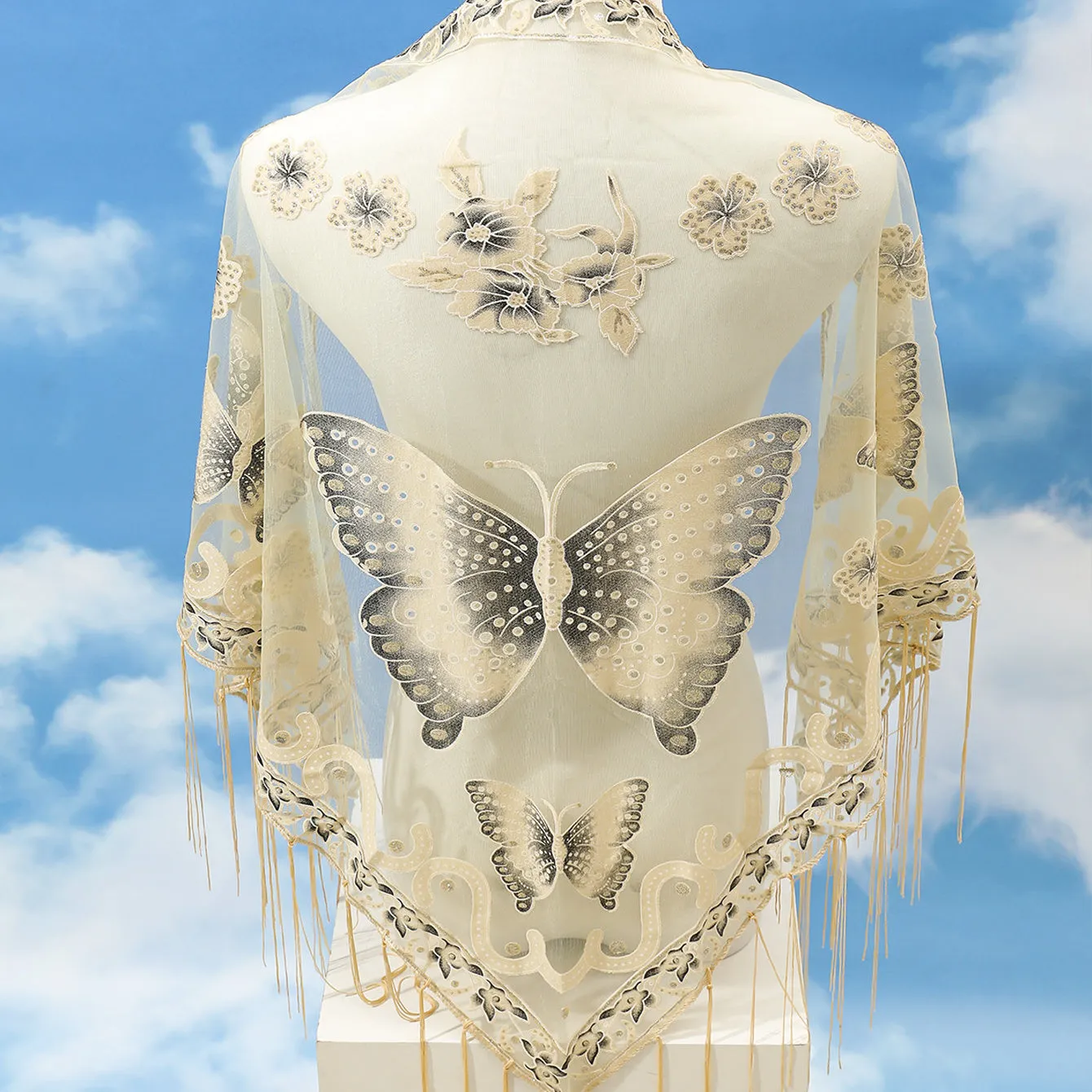 29.5"×55.1" Elegant Triangle Shawl - Breathable, Windproof, and Embroidered with Butterfly Flower Lace - Stylish Outdoor Accessory for Women