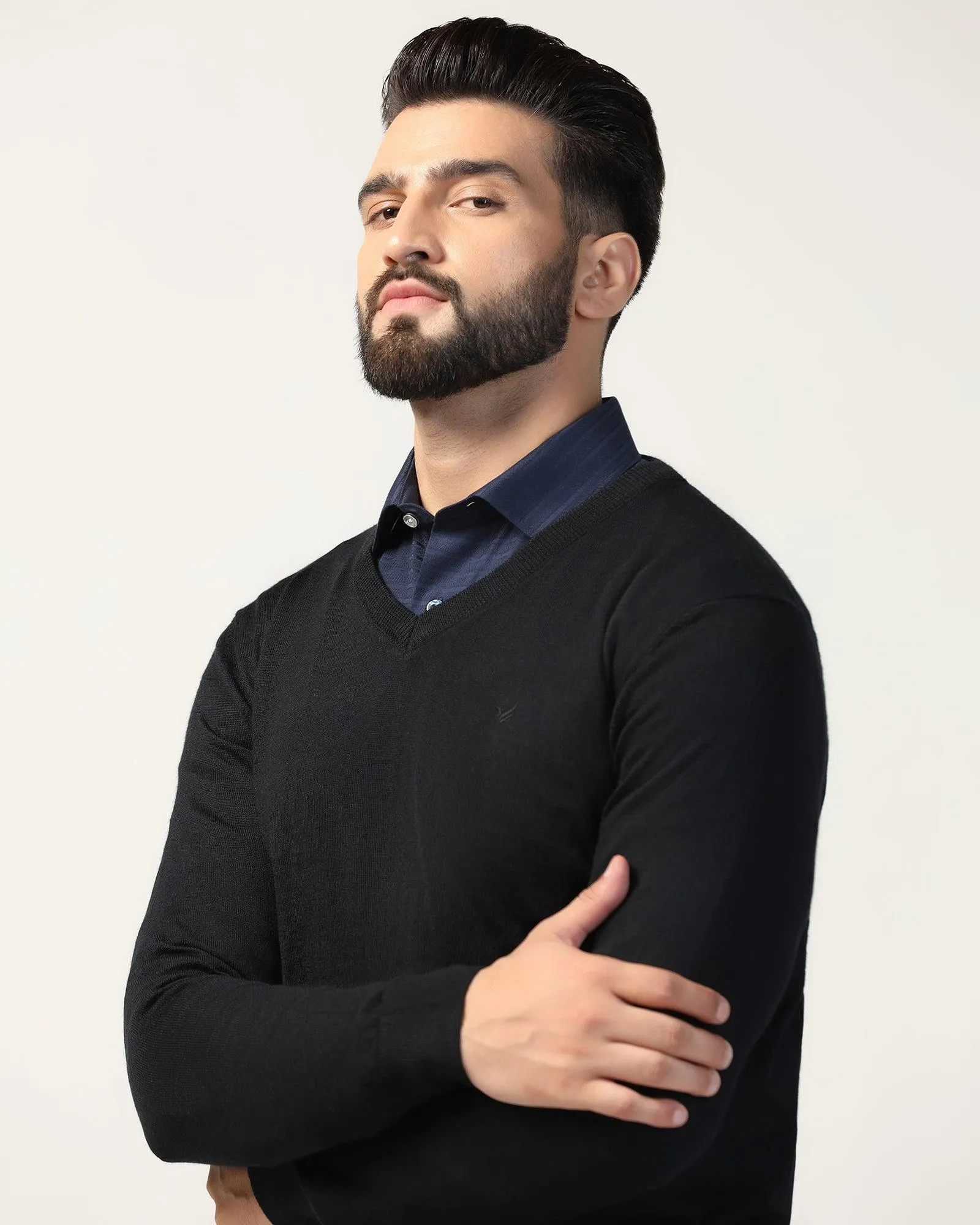 V-Neck Black Solid Sweater - Ken